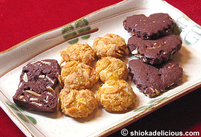 chinese_new_year_cornflake_cookies_choco_almond_cookies.jpg